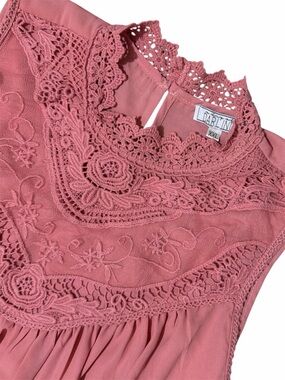 DARLING Lace-Detail Sleeveless Blouse in Dusty Rose